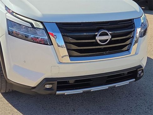 Used 2022 Nissan Pathfinder SL w/ SL Premium Package image 7