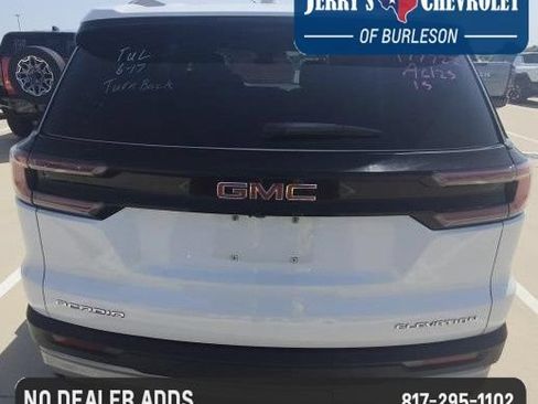 Used 2026 GMC Acadia Elevation w/ Elevation Premium Package FWD image 7