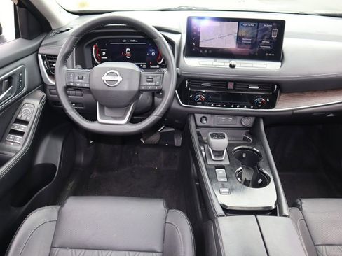 Certified 2025 Nissan Rogue Platinum FWD image 15