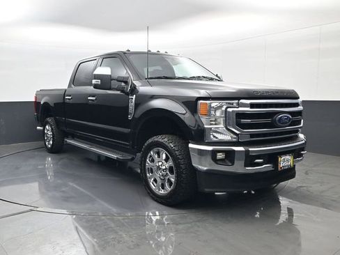 Used 2020 Ford F250 Lariat w/ Chrome Package image 3