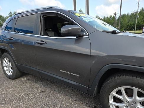 Used 2014 Jeep Cherokee Latitude w/ Cold Weather Group FWD image 28