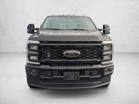 New 2026 Ford F250 Lariat w/ Black Appearance Package image 5