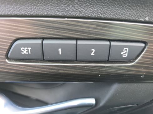 Used 2024 GMC Terrain SLT image 20