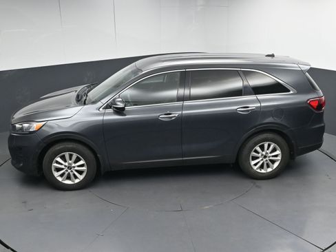 Used 2020 Kia Sorento LX image 40
