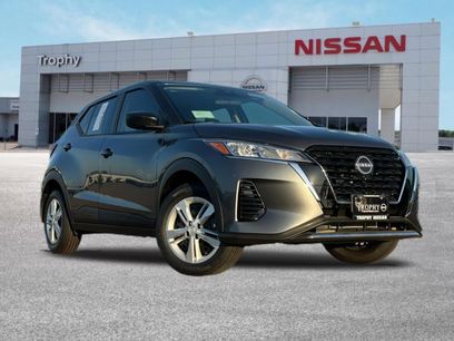 New 2025 Nissan Kicks S