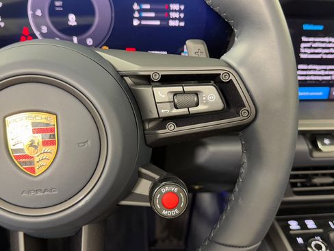 Used 2025 Porsche 911 Carrera image 26