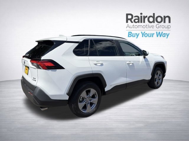 Used 2022 Toyota RAV4 XLE w/ Convenience Package AWD/4WD image 7