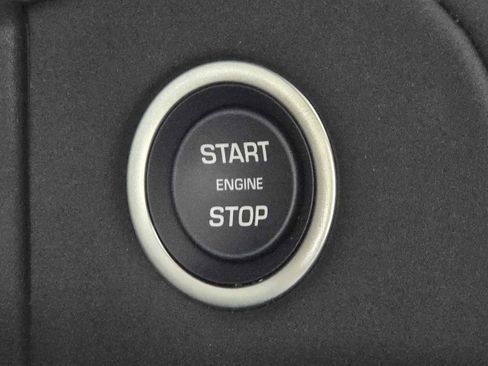 New 2024 Land Rover Range Rover Velar Dynamic SE image 31