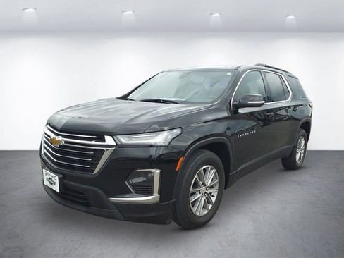 Certified 2023 Chevrolet Traverse LT image 1