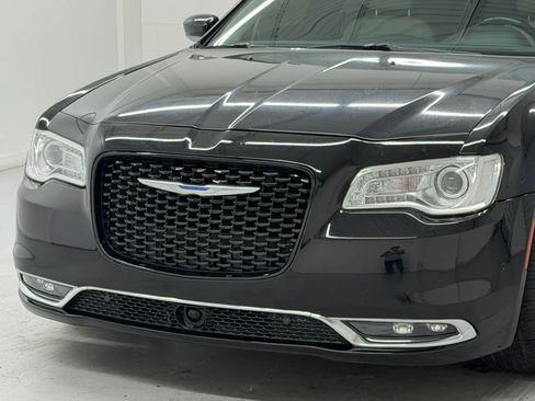 Used 2017 Chrysler 300 C w/ Safetytec Plus Group RWD image 37