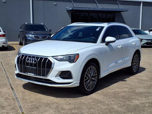 Used 2022 Audi Q3 2.0T Premium w/ Convenience Package AWD/4WD image 3