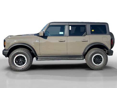 New 2025 Ford Bronco Outer Banks w/ Sasquatch Package image 2