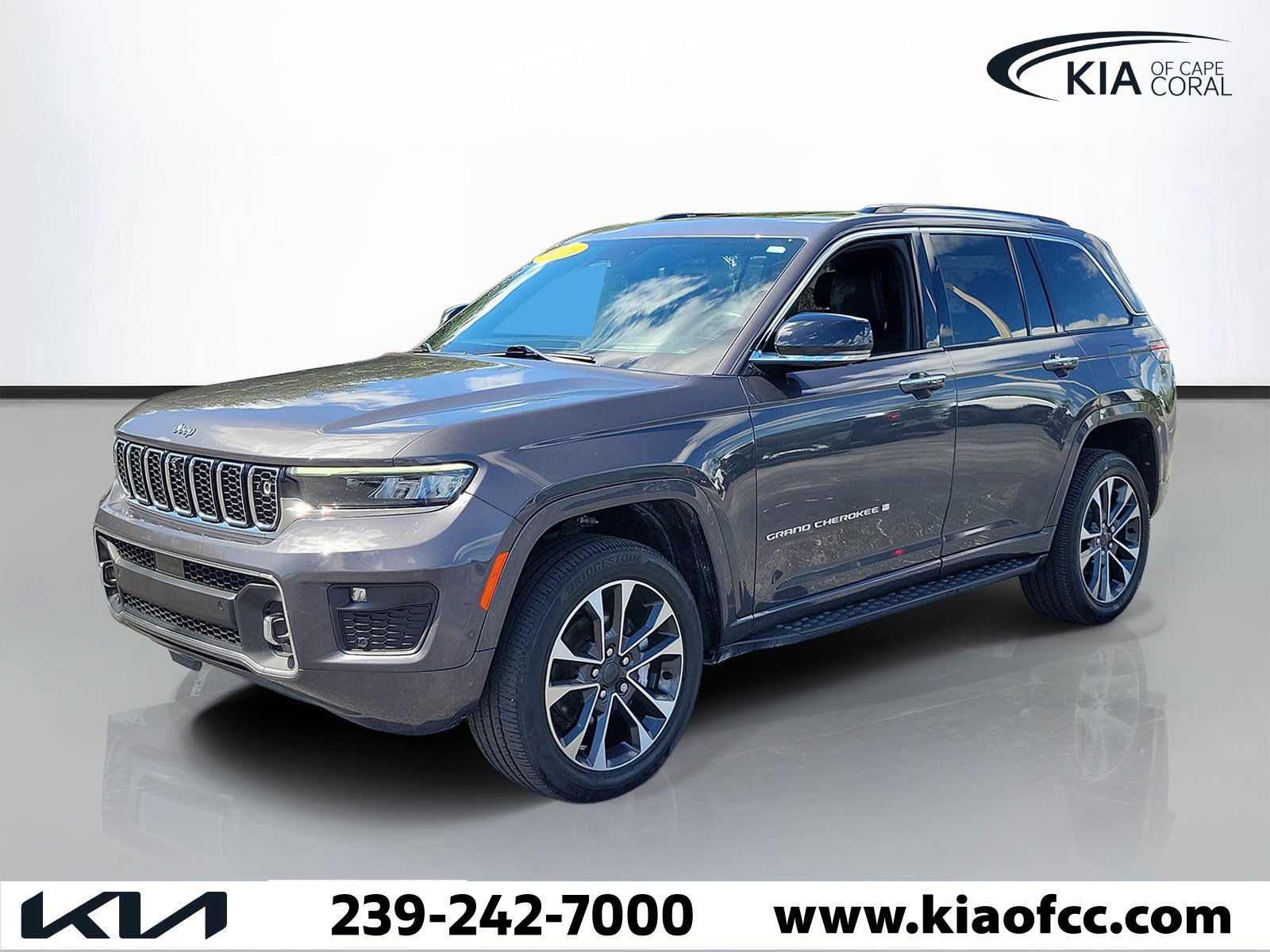 Used 2023 Jeep Grand Cherokee Overland w/ Adv Protech Group III RWD image 3