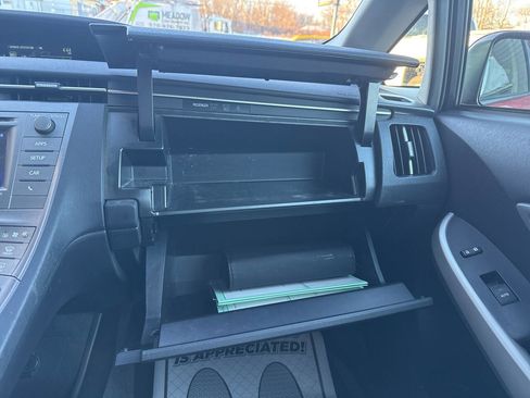 Used 2015 Toyota Prius Three image 34