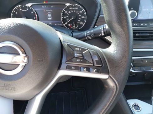 Used 2025 Nissan Altima 2.5 SV image 12