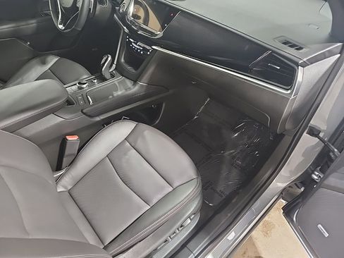 Used 2024 Cadillac XT6 Sport image 23