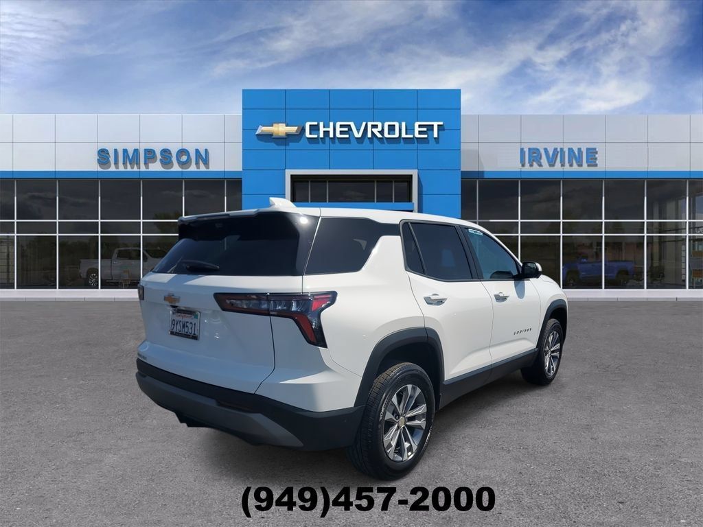 Used 2026 Chevrolet Equinox LT w/ Safety and Technology Package FWD image 8