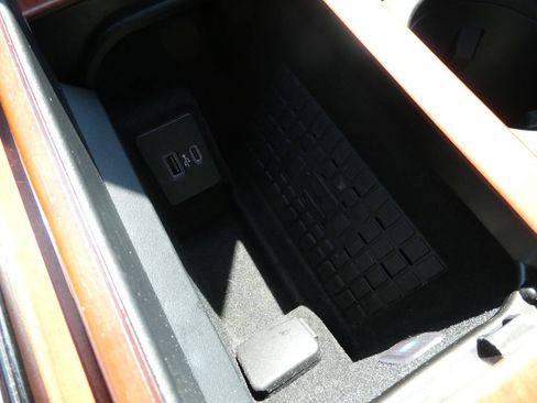 Used 2022 Lincoln Navigator L Reserve w/ Equipment Group 201A image 34