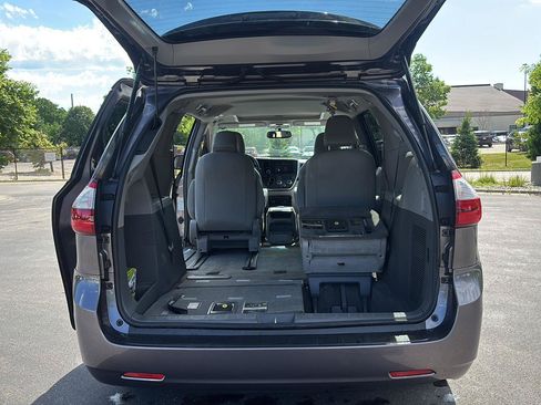 Used 2015 Toyota Sienna XLE AWD/4WD image 13