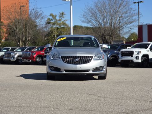Used 2017 Buick Regal Sport Touring image 2