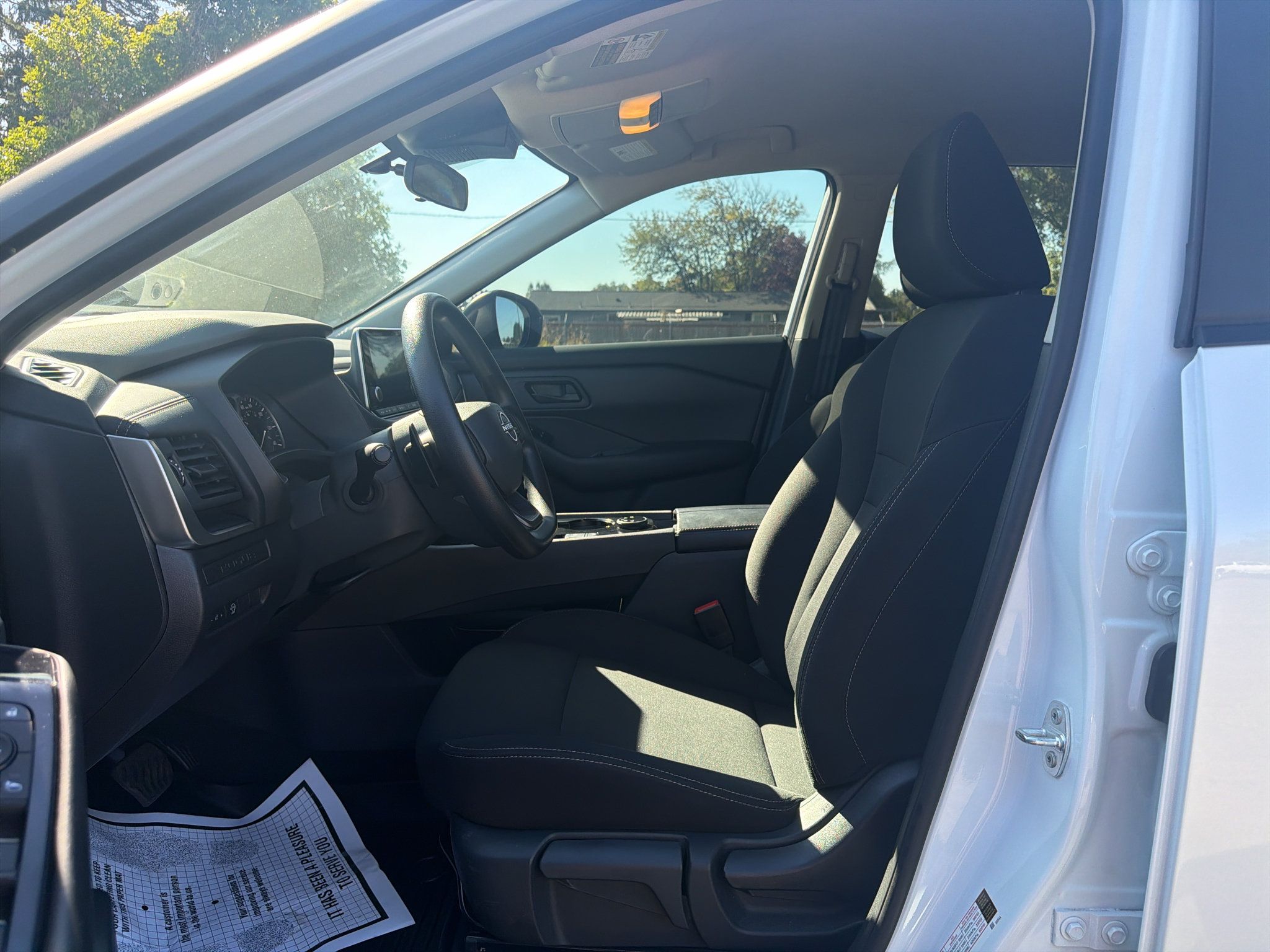 Used 2025 Nissan Rogue S AWD/4WD image 21