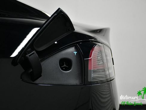 Used 2024 Tesla Model S AWD/4WD image 10