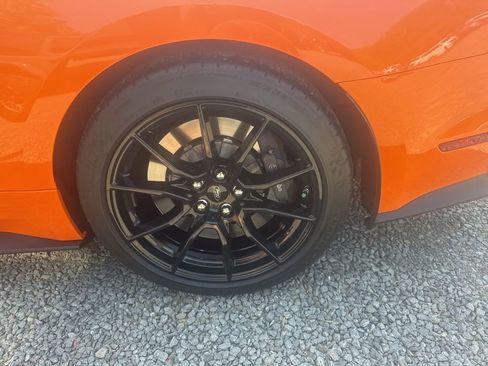 Used 2020 Ford Mustang Shelby GT350 w/ Technology Package RWD image 23