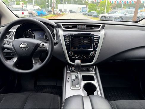 Used 2020 Nissan Murano S w/ Technology Package FWD image 9