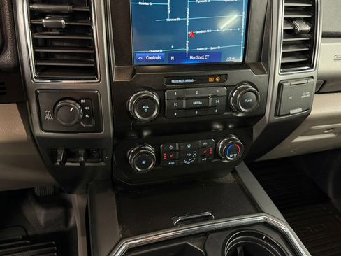 Used 2022 Ford F250 XLT w/ XLT Premium Package AWD/4WD image 27