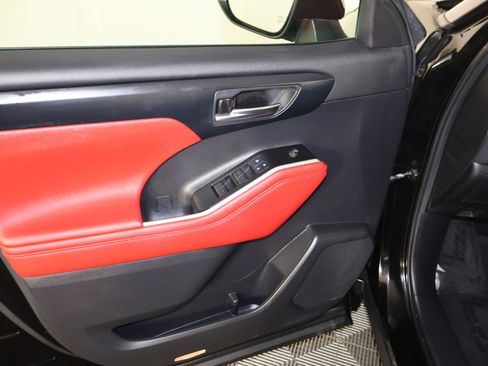 Used 2021 Toyota Highlander XSE image 38