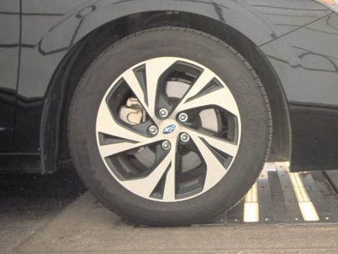 Used 2025 Subaru Legacy Premium AWD/4WD image 14
