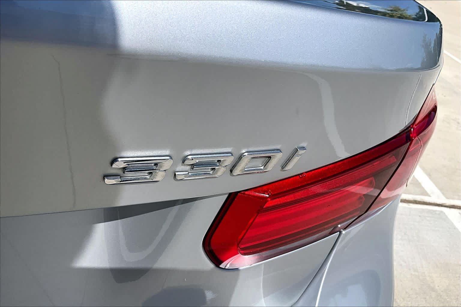 Used 2018 BMW 330i Sedan RWD image 9