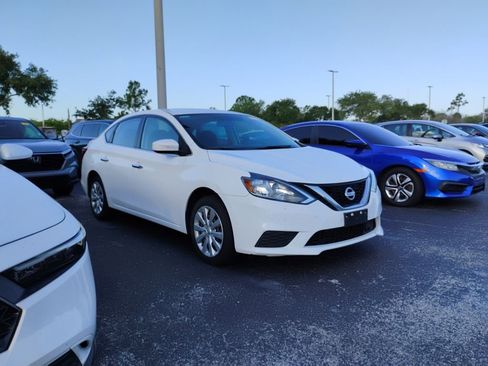 Used 2018 Nissan Sentra S FWD image 1