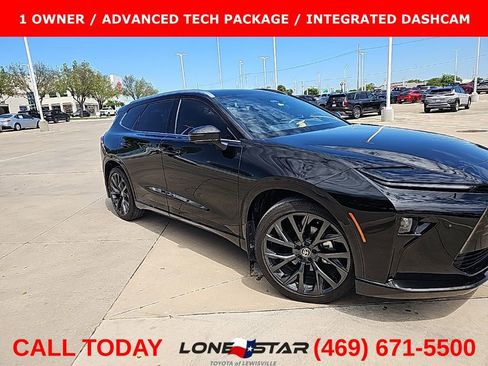 Used 2025 Toyota Crown Signia w/ Advanced Technology Package image 1