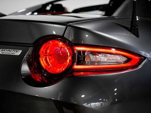 Used 2018 MAZDA MX-5 Miata RF Grand Touring image 34