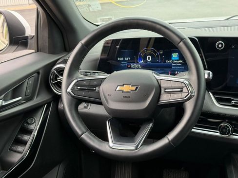 Used 2025 Chevrolet Equinox LT FWD image 14