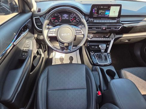 Used 2023 Kia Seltos EX image 21