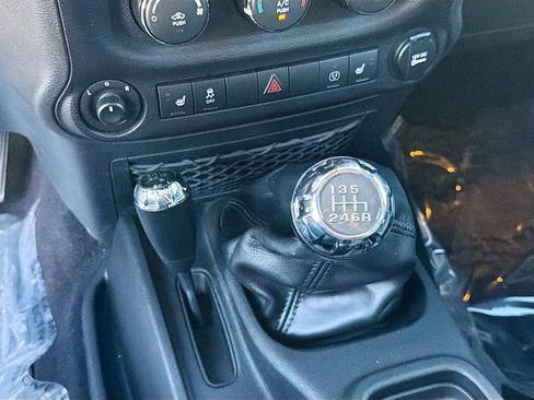 Used 2017 Jeep Wrangler Sahara w/ Mopar Chrome Edition Group image 22