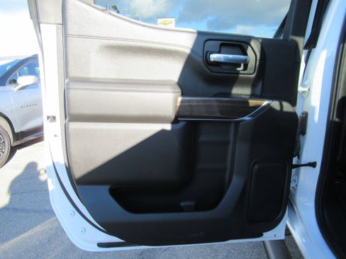 Used 2021 Chevrolet Silverado 1500 LT Trail Boss AWD/4WD image 10