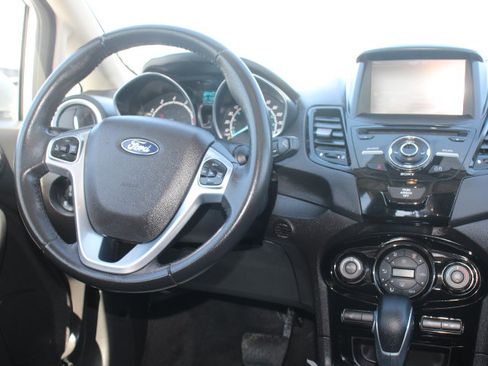 Used 2014 Ford Fiesta Titanium FWD image 21