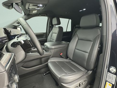 Used 2025 Chevrolet Tahoe Z71 AWD/4WD image 15