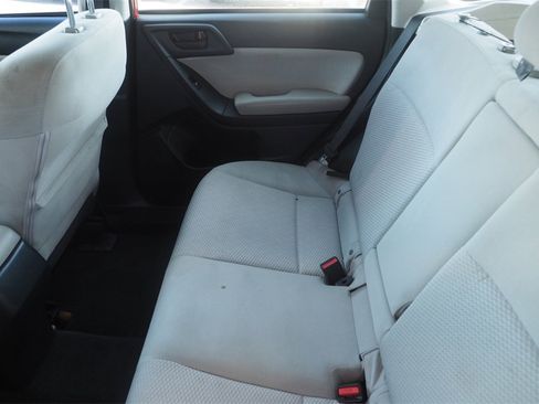 Used 2016 Subaru Forester 2.5i Premium image 16