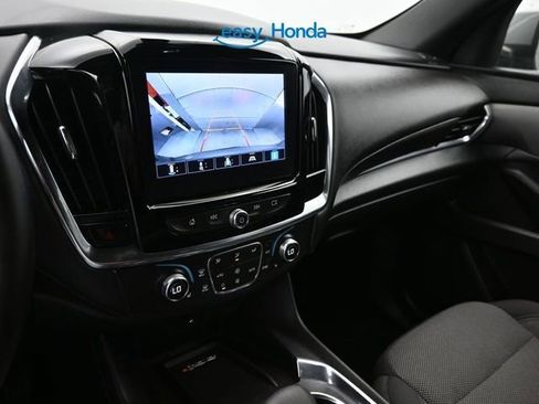 Used 2023 Chevrolet Traverse LT image 12