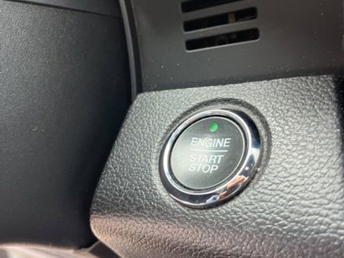 Used 2021 Ford Expedition Limited image 18