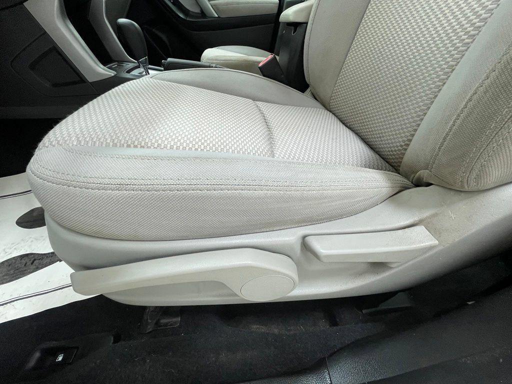 Used 2014 Subaru Forester 2.5i AWD/4WD image 12