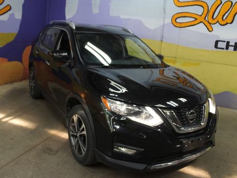 Used 2019 Nissan Rogue SV AWD/4WD image 2