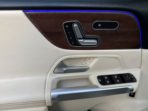 Used 2020 Mercedes-Benz GLB 250 image 10