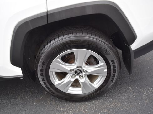 Used 2021 Toyota RAV4 XLE image 7