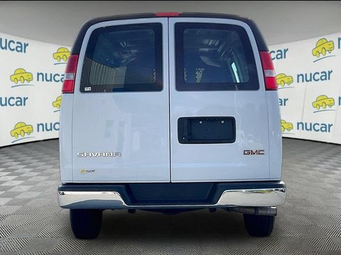 Used 2025 GMC Savana 2500 w/ Driver Convenience Package RWD image 5