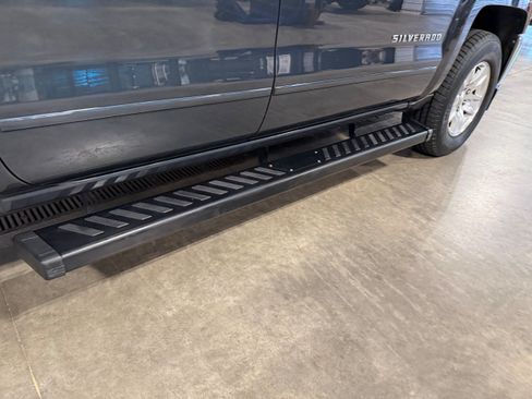 Used 2018 Chevrolet Silverado 1500 LT w/ All Star Edition AWD/4WD image 9